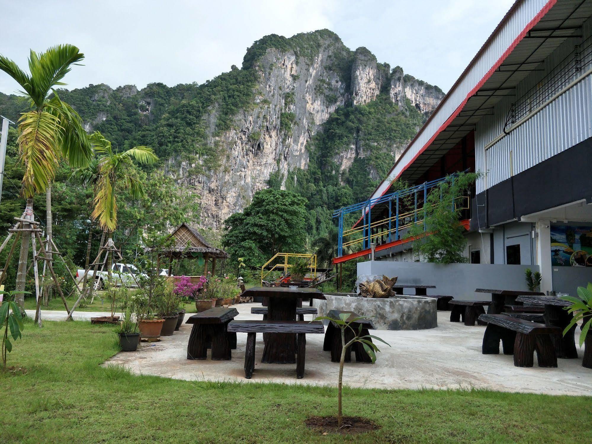 K-Bunk Aonang Center Otel Ao Nang Dış mekan fotoğraf